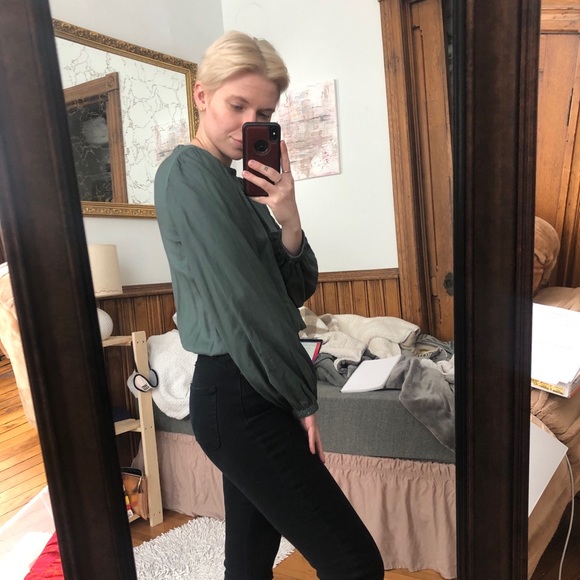 Cloth & Stone Elastic Shirred Blouse - Picture 9 of 9